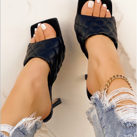 Black mule heel (NIB) - Picture 1 of 4